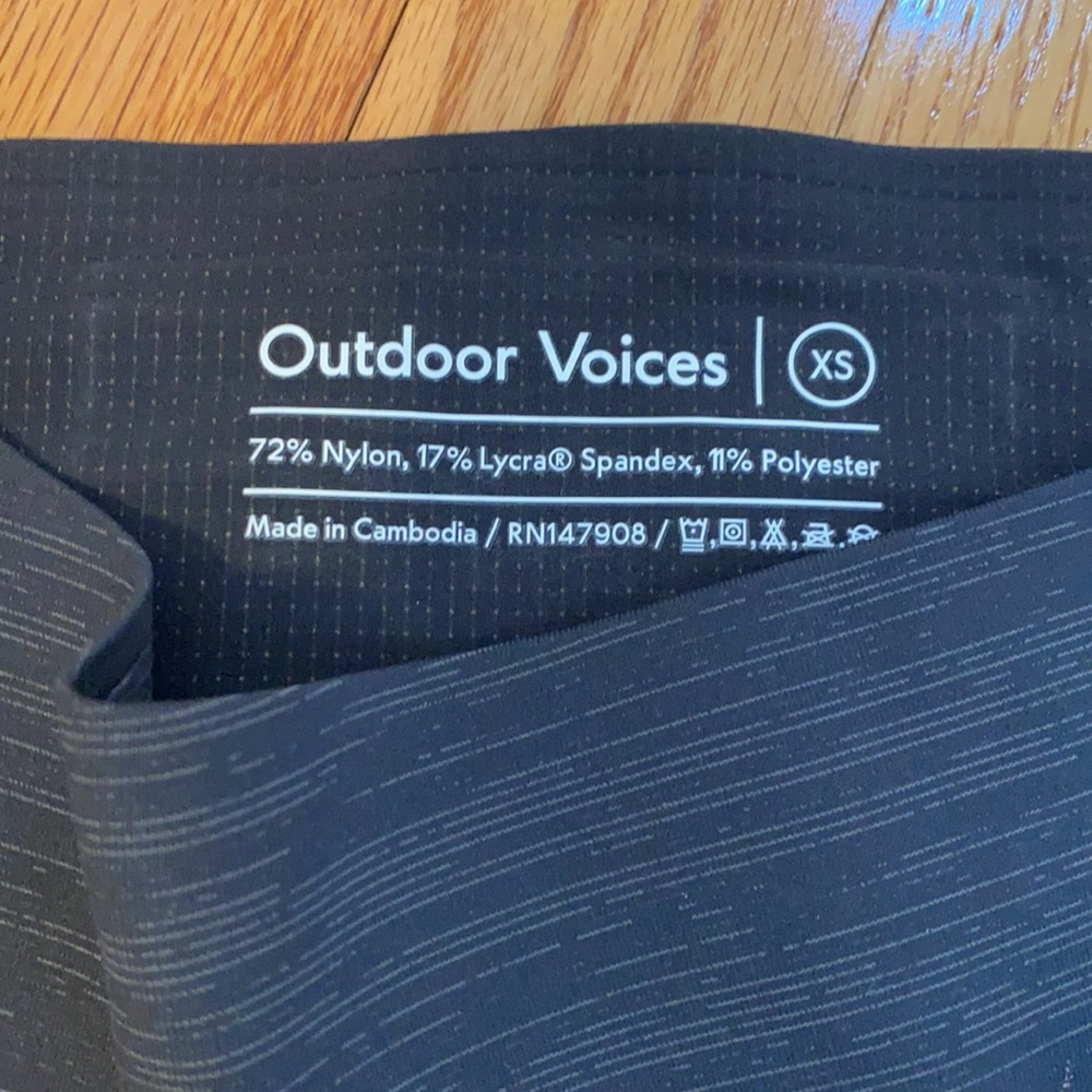 Outdoor Voices “TechSweat 7/8” Leggings size XS